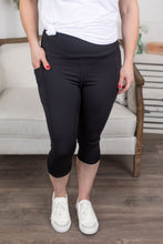 Load image into Gallery viewer, Athleisure Capris - Black