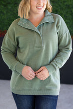 Load image into Gallery viewer, Jesse Vintage Wash Snap Pullover - Olive