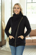 Load image into Gallery viewer, Quinn ZipUp Cowl - Black