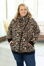 Load image into Gallery viewer, Quinn ZipUp Cowl - Leopard