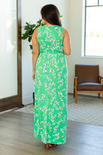 Load image into Gallery viewer, Samantha Maxi Dress - Green Floral