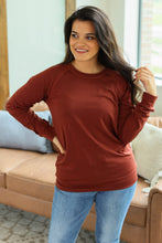 Load image into Gallery viewer, Kayla Lightweight Pullover - Rust