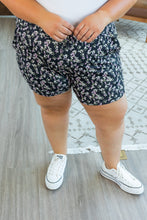 Load image into Gallery viewer, Jamie Shorts - Black Floral