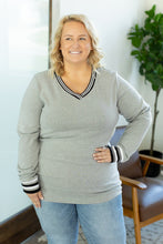 Load image into Gallery viewer, Piper Pullover - Grey