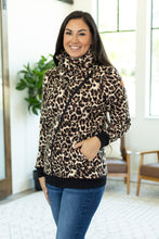 Load image into Gallery viewer, Quinn ZipUp Cowl - Leopard