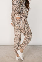 Load image into Gallery viewer, Comfort Zone Joggers - Leopard Lace