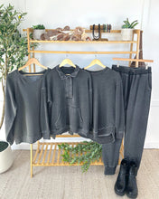 Load image into Gallery viewer, IN STOCK Jesse Vintage Wash Snap Pullover - Black