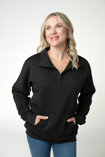 Load image into Gallery viewer, Tatum Quarter Zip - Black