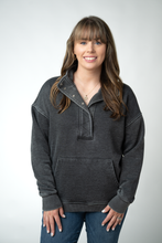 Load image into Gallery viewer, IN STOCK Jesse Vintage Wash Snap Pullover - Black