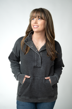 Load image into Gallery viewer, IN STOCK Jesse Vintage Wash Snap Pullover - Black