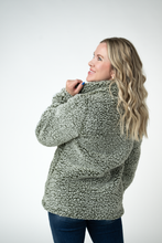 Load image into Gallery viewer, Two Tone Fullzip Sherpa - Olive and White