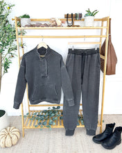 Load image into Gallery viewer, IN STOCK Jesse Vintage Wash Snap Pullover - Black