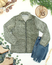 Load image into Gallery viewer, Two Tone Fullzip Sherpa - Olive and White