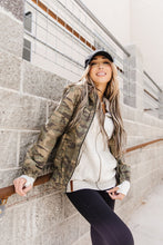Load image into Gallery viewer, Camo Jacket