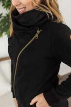 Load image into Gallery viewer, Quinn ZipUp Cowl - Black