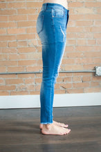 Load image into Gallery viewer, Skinny Jeans | Dark Wash