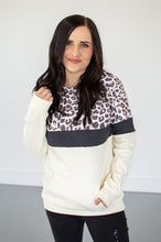 Load image into Gallery viewer, Leopard Crew Neck