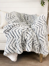 Load image into Gallery viewer, Soft and Sherpa Blanket - Grey Chevron
