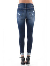 Load image into Gallery viewer, Kan Can Distressed Jeans