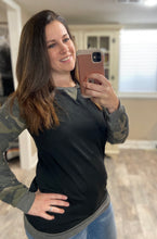 Load image into Gallery viewer, Camo Raglan