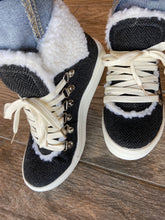 Load image into Gallery viewer, Snuggle Shoes