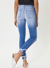 Load image into Gallery viewer, Kan Can- Delilah Distressed Super Skinny Jeans