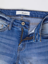Load image into Gallery viewer, Kan Can- Delilah Distressed Super Skinny Jeans