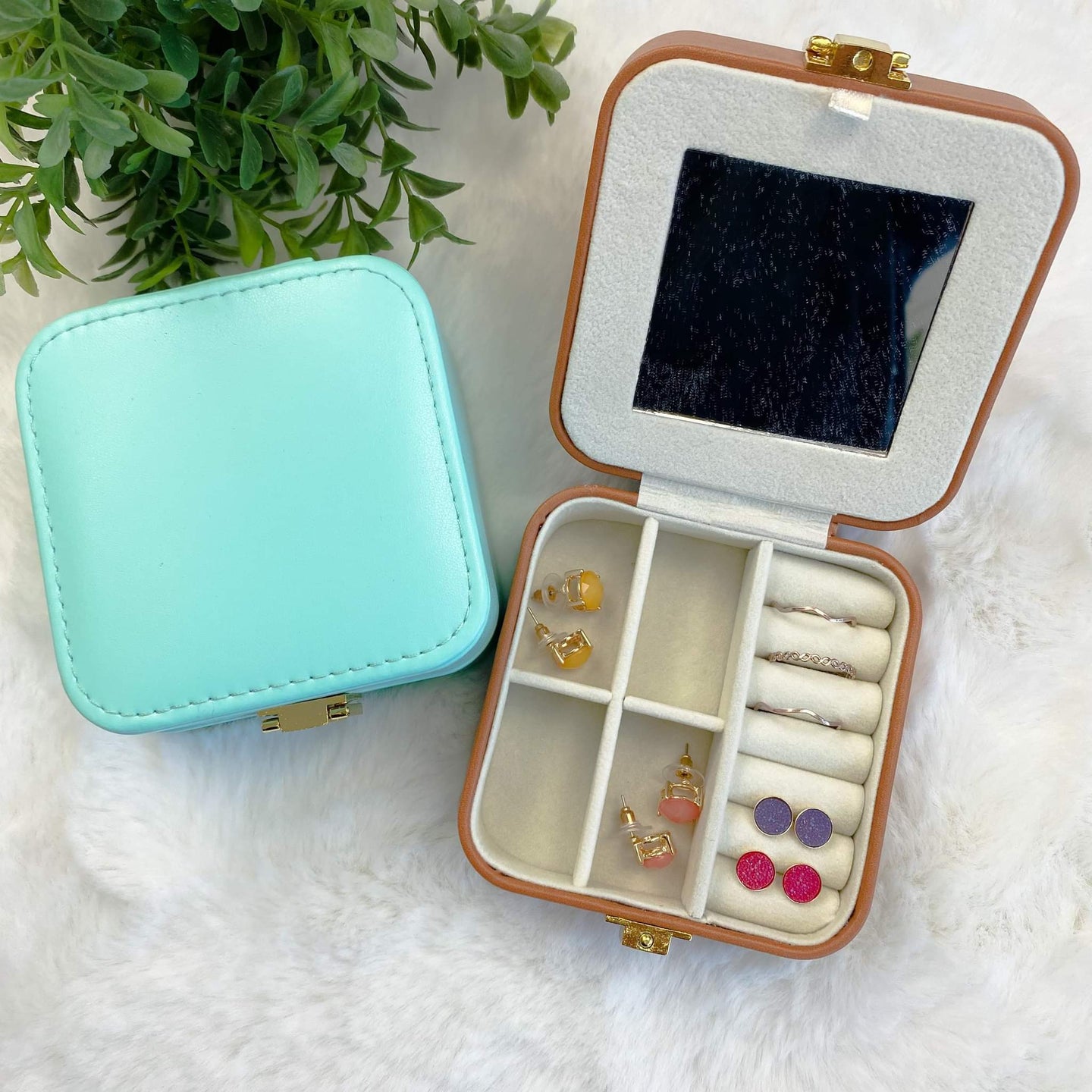 Molly Square Jewelry Box